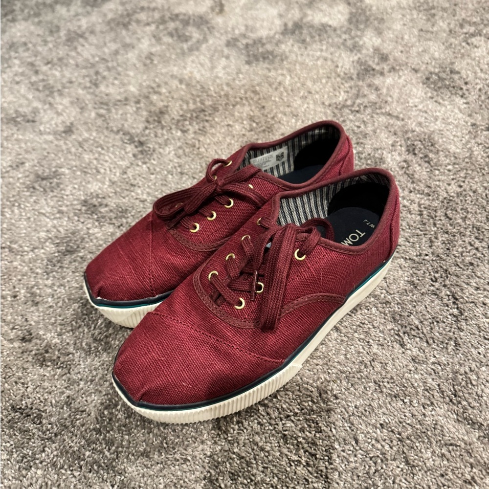 TOMS Cordones Sneakers – Women’s Size 7.5 – Maroon/Red